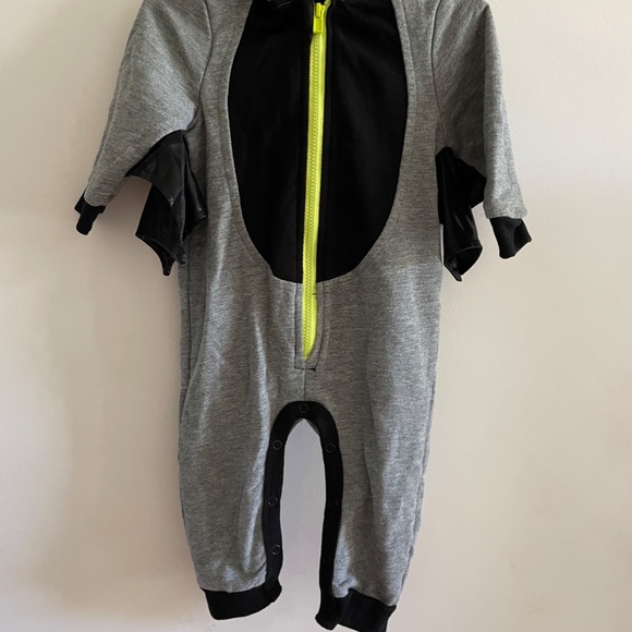 Cat & Jack Bat Zip Onesie - Picture 3 of 3